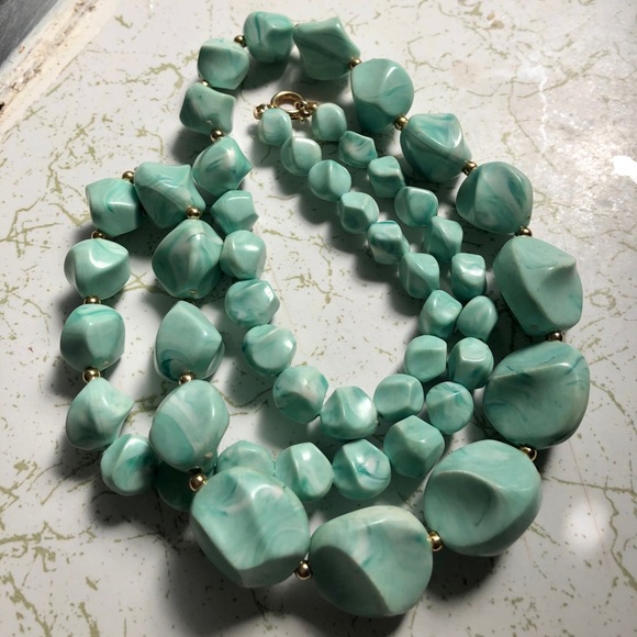 1950s Mint Swirl Beaded Necklace - Picture 2 of 5